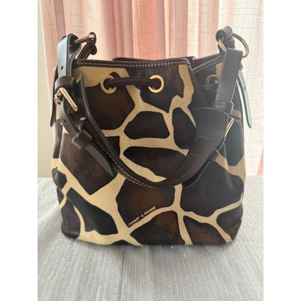 DOONEY & BOURKE GIRRAFFE PRINT DRAWSTRING SHOULDER BAG WITH DUST BAG - Picture 3 of 16
